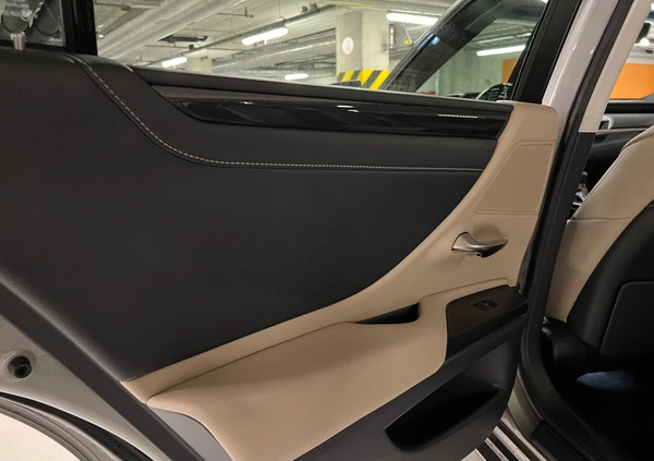 Lexus ES cena 135000 przebieg: 47000, rok produkcji 2019 z Wrocław małe 667